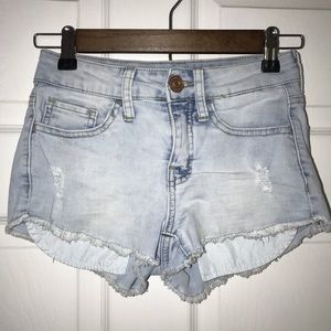SUPER CUTE JEAN SHORTS!